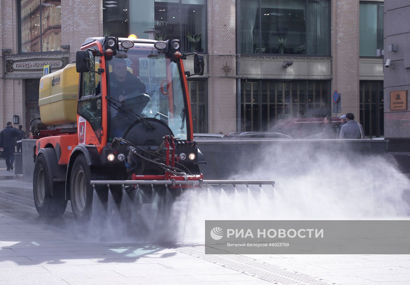 Промывка проезжей части дорог Москвы