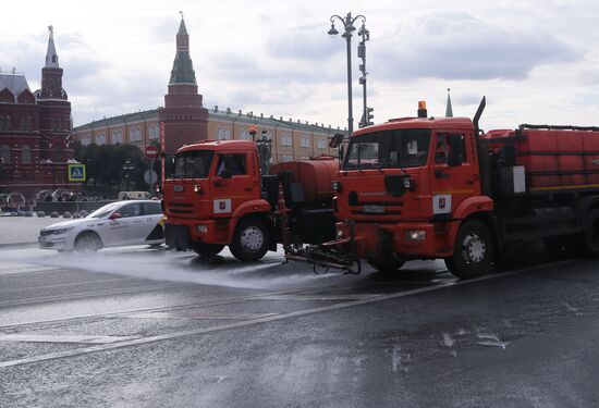 Промывка проезжей части дорог Москвы