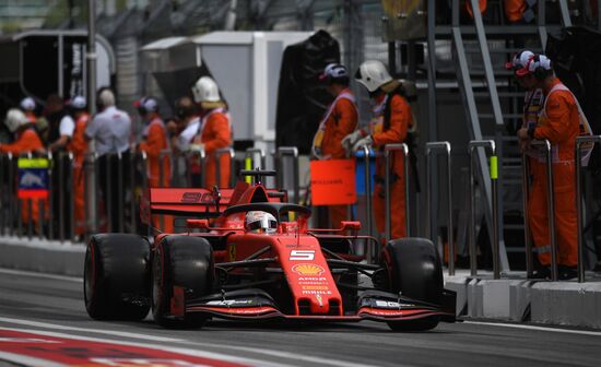 Автоспорт. Формула 1. ВТБ Гран-при России. Свободные заезды. Третия сессия