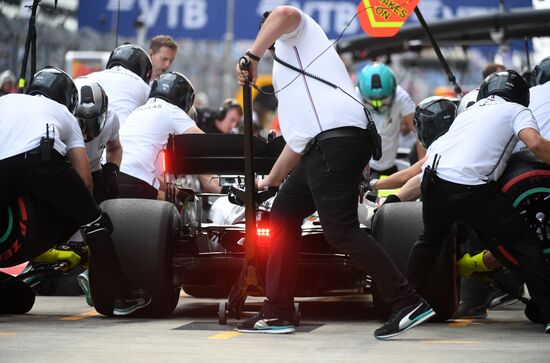 Автоспорт. Формула 1. ВТБ Гран-при России. Свободные заезды. Третия сессия