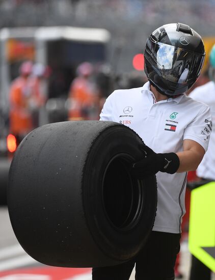 Автоспорт. Формула 1. ВТБ Гран-при России. Свободные заезды. Третия сессия