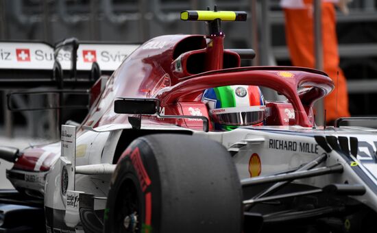 Автоспорт. Формула 1. ВТБ Гран-при России. Свободные заезды. Третия сессия