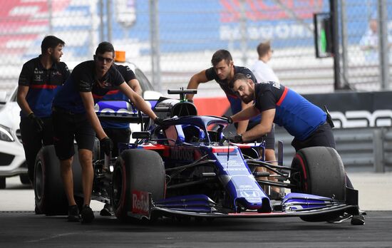 Автоспорт. Формула 1. ВТБ Гран-при России. Свободные заезды. Третия сессия