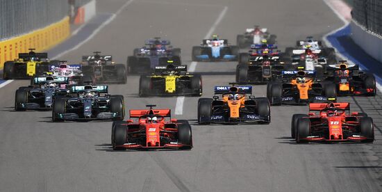 Автоспорт. Формула 1. ВТБ Гран-при России. Гонка