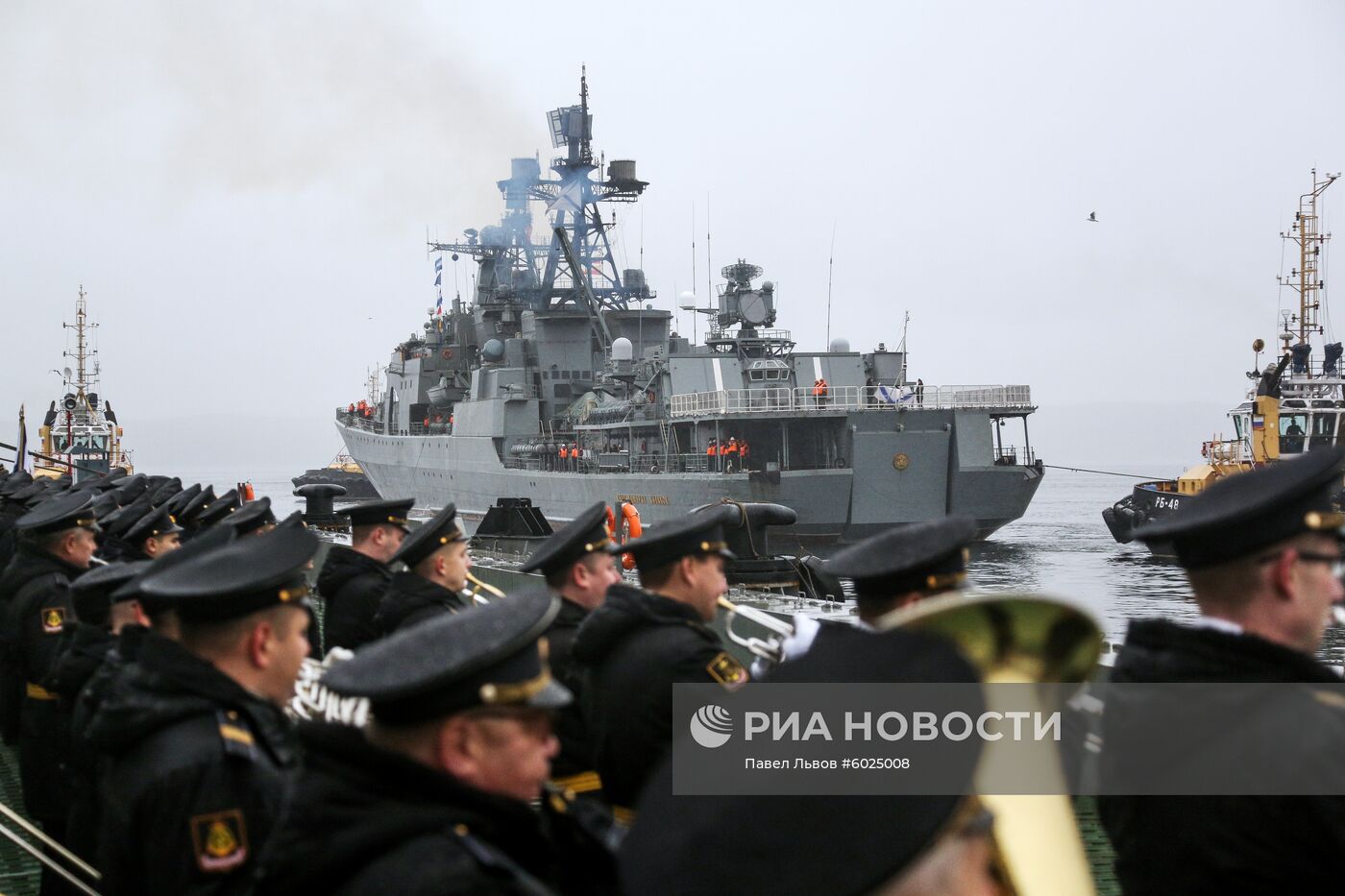 Возвращение отряда кораблей Северного флота с учений в Арктике