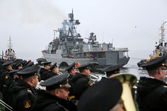 Возвращение отряда кораблей Северного флота с учений в Арктике 