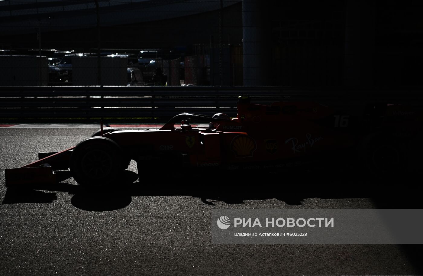 Автоспорт. Формула 1. ВТБ Гран-при России. Гонка