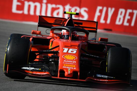 Автоспорт. Формула 1. ВТБ Гран-при России. Гонка