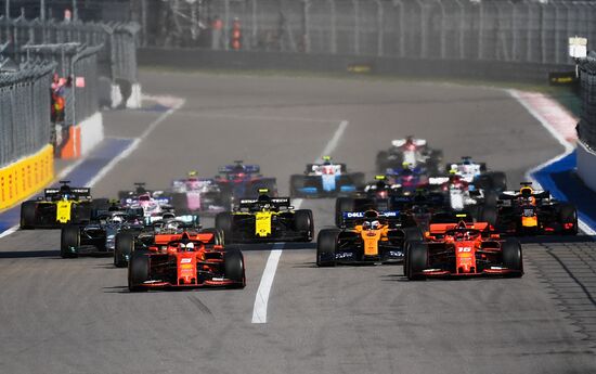 Автоспорт. Формула 1. ВТБ Гран-при России. Гонка