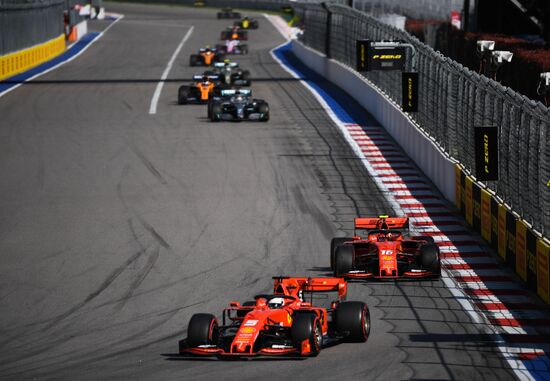 Автоспорт. Формула 1. ВТБ Гран-при России. Гонка