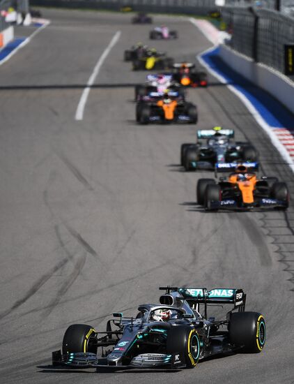 Автоспорт. Формула 1. ВТБ Гран-при России. Гонка