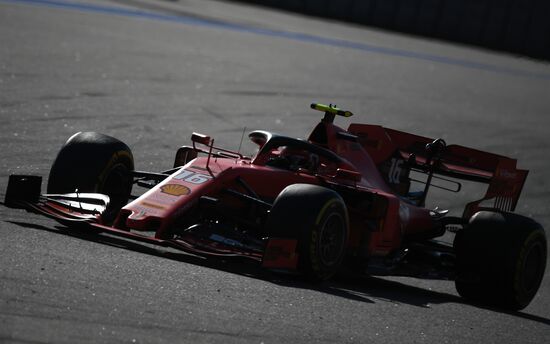 Автоспорт. Формула 1. ВТБ Гран-при России. Гонка