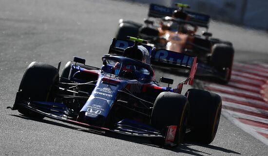 Автоспорт. Формула 1. ВТБ Гран-при России. Гонка