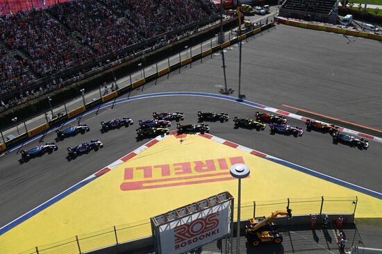 Автоспорт. Формула 1. ВТБ Гран-при России. Гонка