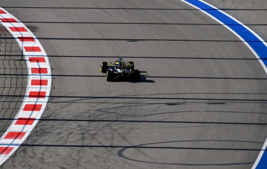 Автоспорт. Формула 1. ВТБ Гран-при России. Гонка