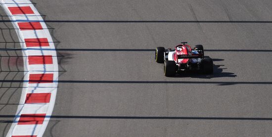 Автоспорт. Формула 1. ВТБ Гран-при России. Гонка