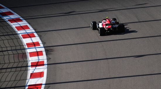 Автоспорт. Формула 1. ВТБ Гран-при России. Гонка