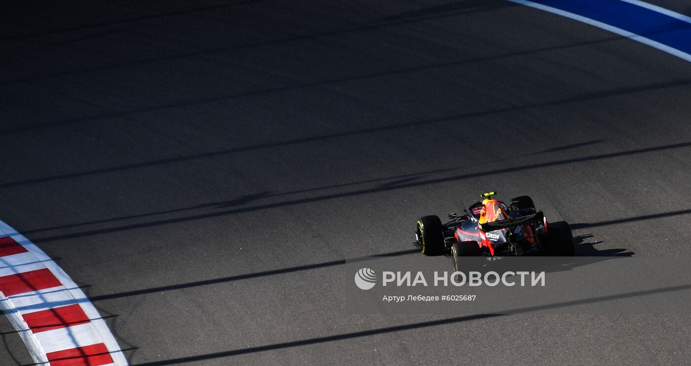 Автоспорт. Формула 1. ВТБ Гран-при России. Гонка