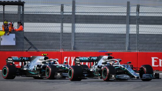 Автоспорт. Формула 1. ВТБ Гран-при России. Гонка