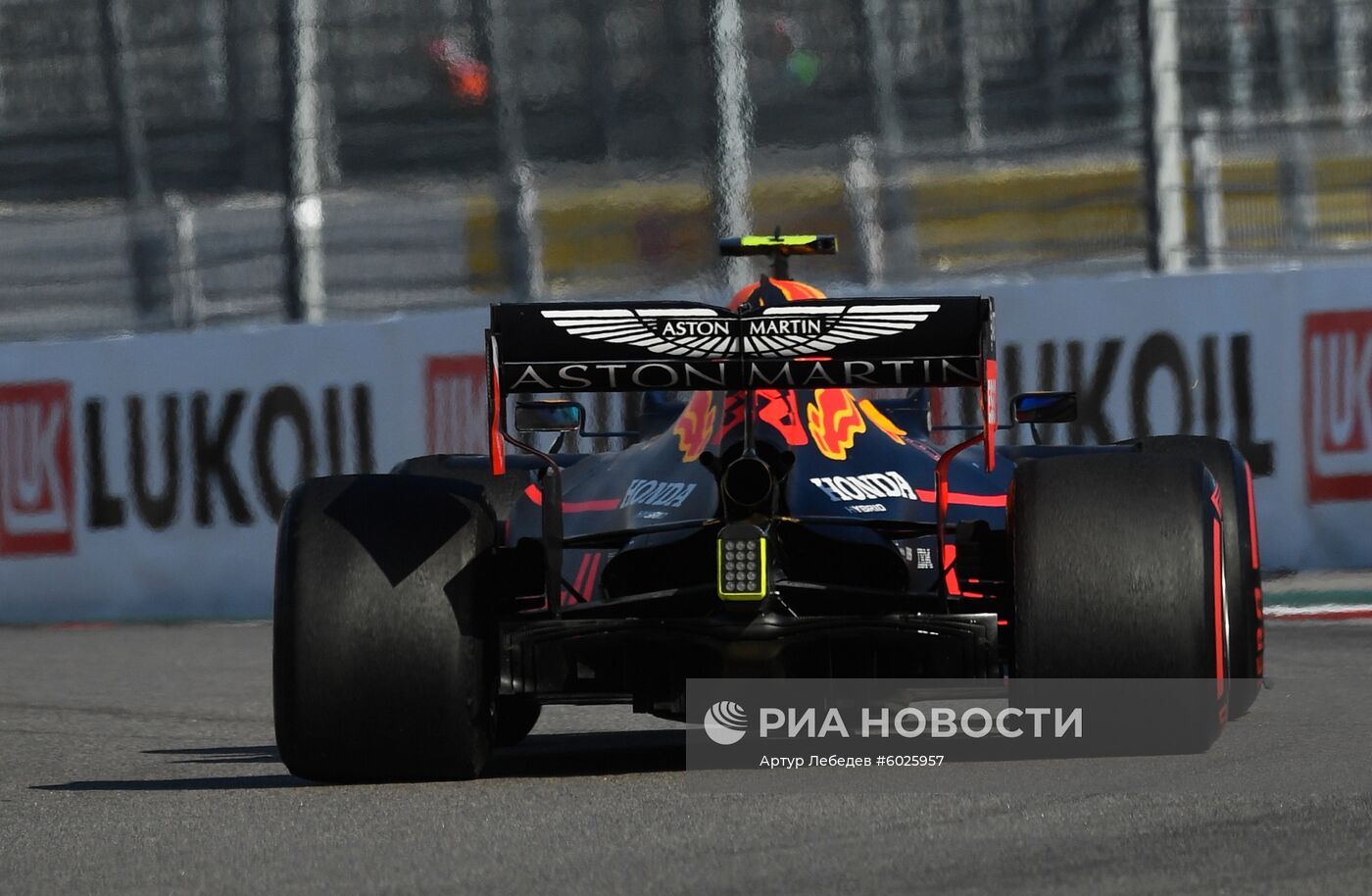 Автоспорт. Формула 1. ВТБ Гран-при России. Гонка