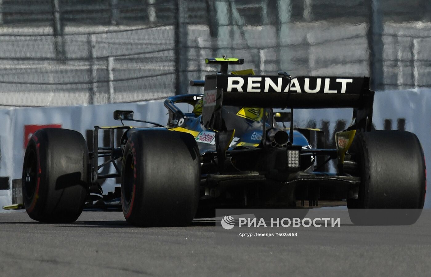 Автоспорт. Формула 1. ВТБ Гран-при России. Гонка