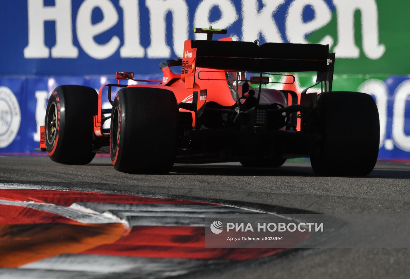 Автоспорт. Формула 1. ВТБ Гран-при России. Гонка