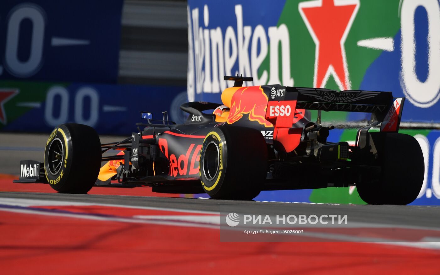 Автоспорт. Формула 1. ВТБ Гран-при России. Гонка