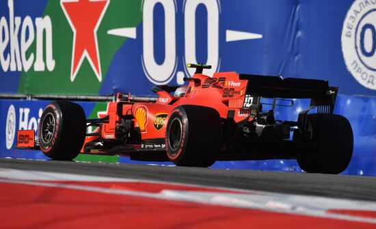 Автоспорт. Формула 1. ВТБ Гран-при России. Гонка