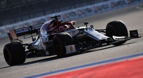 Автоспорт. Формула 1. ВТБ Гран-при России. Гонка