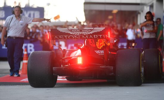 Автоспорт. Формула 1. ВТБ Гран-при России. Гонка