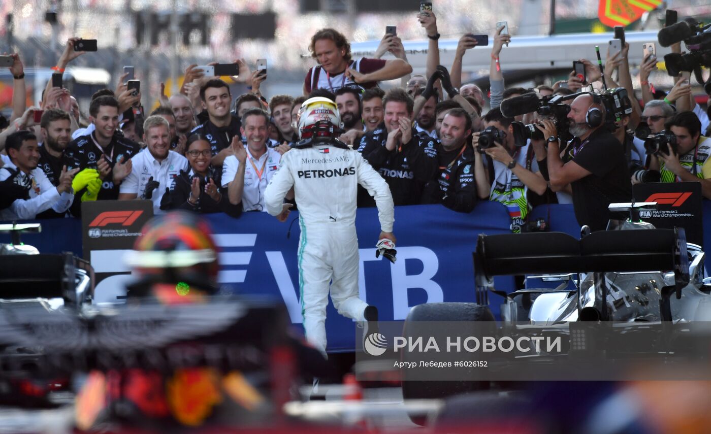 Автоспорт. Формула 1. ВТБ Гран-при России. Гонка