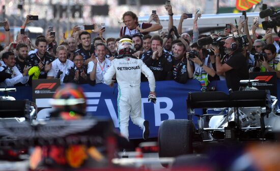 Автоспорт. Формула 1. ВТБ Гран-при России. Гонка