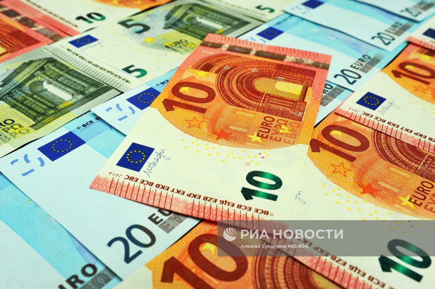 Доллары, Евро, Рубли