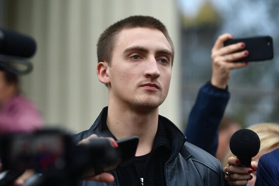 Рассмотрение жалобы на приговор актёру П. Устинову