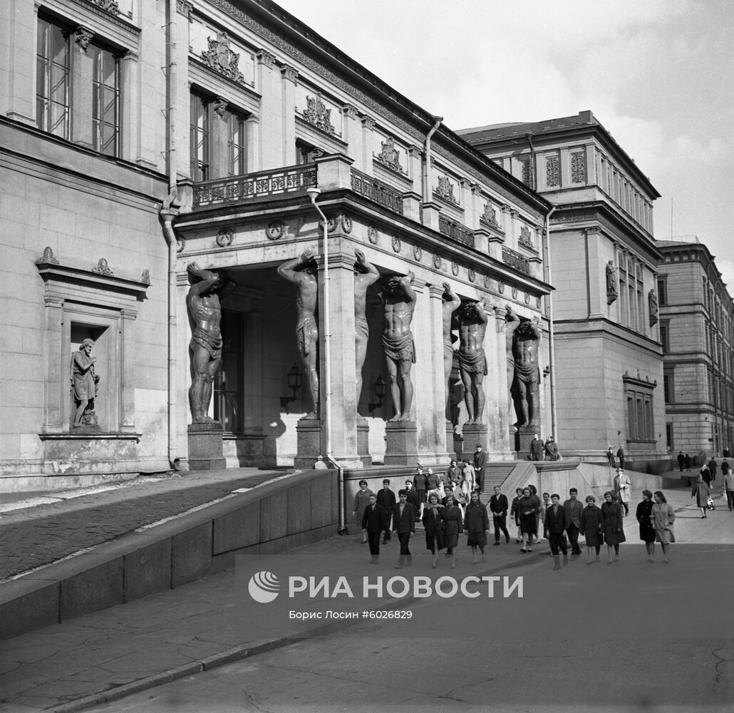 Государственный Эрмитаж в Ленинграде