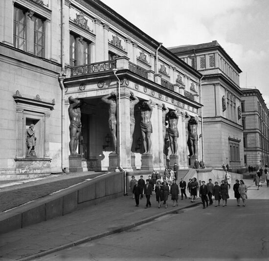 Государственный Эрмитаж в Ленинграде