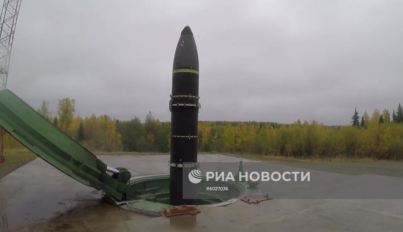 Учебно-боевой пуск баллистической ракеты "Тополь-М" с космодрома "Плесецк"