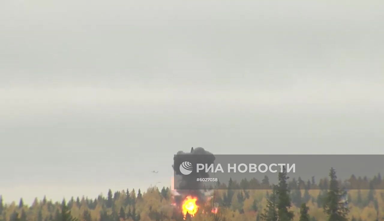 Учебно-боевой пуск баллистической ракеты "Тополь-М" с космодрома "Плесецк"