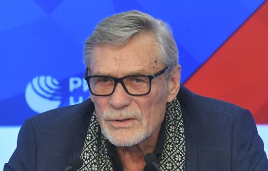 Творческая встреча с народным артистом РСФСР А. Михайловым к его 75-летнему юбилею