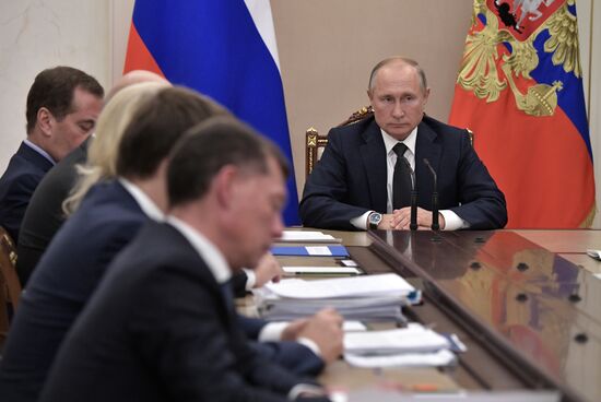Президент РФ В. Путин провёл совещание, посвящённое модернизации первичного звена здравоохранения