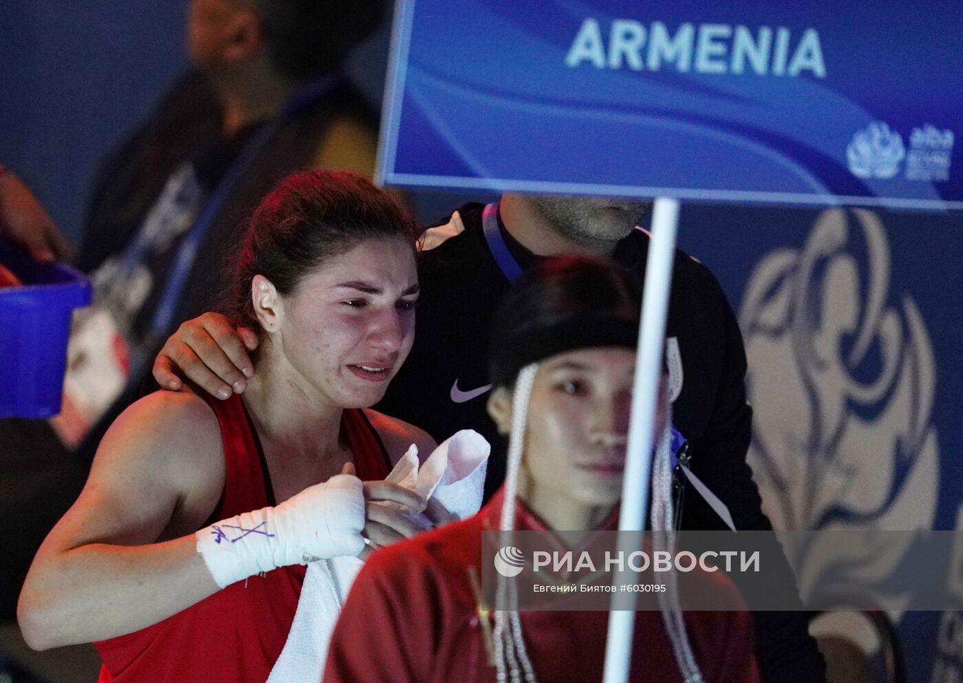 Бокс. Чемпионат мира. Женщины. Первый день