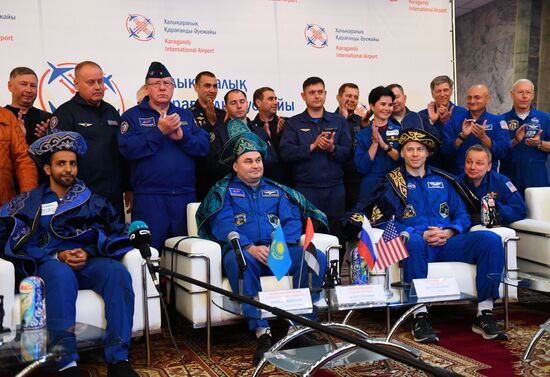 Экипаж корабля "Союз МС-12" вернулся на землю