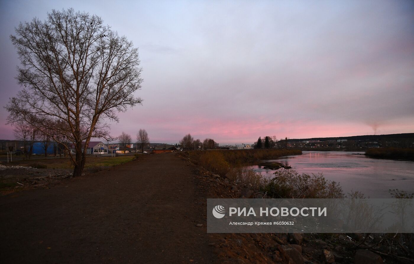 Ситуация в пострадавшем от наводнения г. Тулун