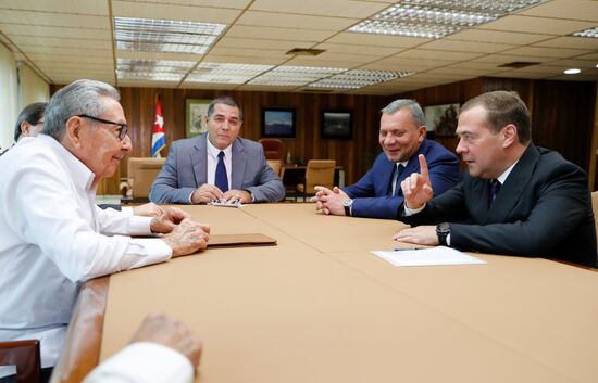 Визит премьер-министра РФ Д. Медведева на Кубу