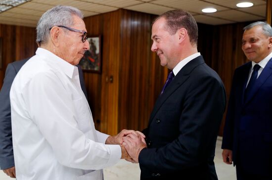 Визит премьер-министра РФ Д. Медведева на Кубу