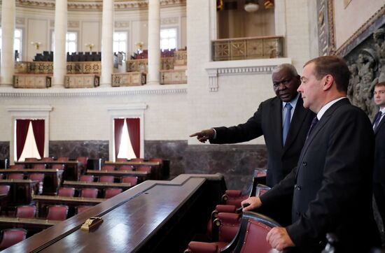 Визит премьер-министра РФ Д. Медведева на Кубу