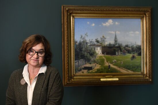 Подготовка к открытию выставки Василия Поленова в Третьяковской галерее