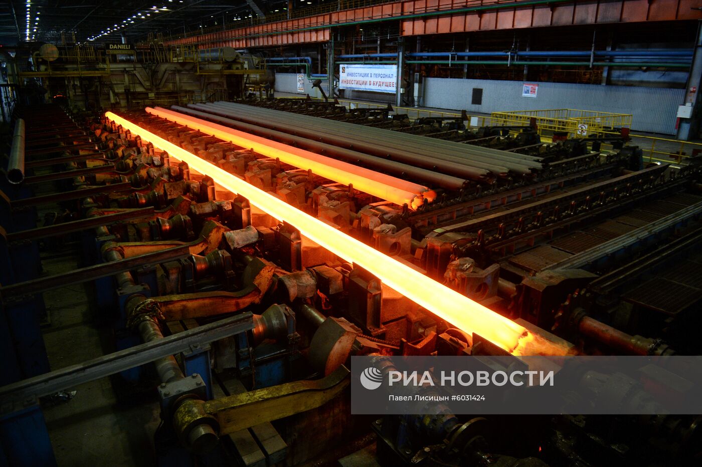 Северский трубный завод полевской. Северский трубный завод полевской. Синарский трубный завод тмк. Труба северская. Труба северская.