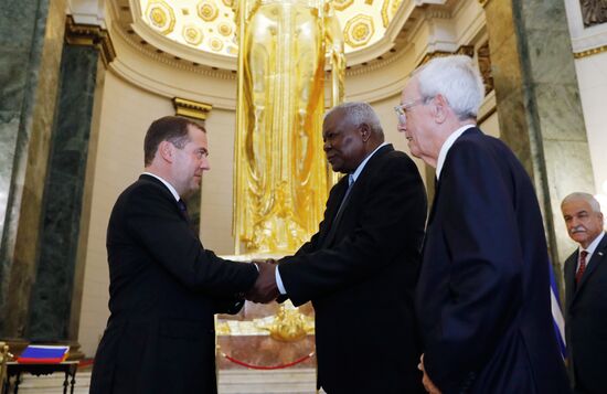 Визит премьер-министра РФ Д. Медведева на Кубу