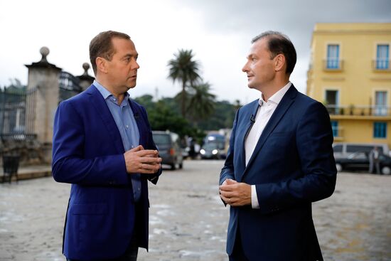 Премьер-министр РФ Д. Медведев дал интервью программе "Вести в субботу" в Гаване